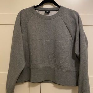 Nike women’s crew neck sweatshirt